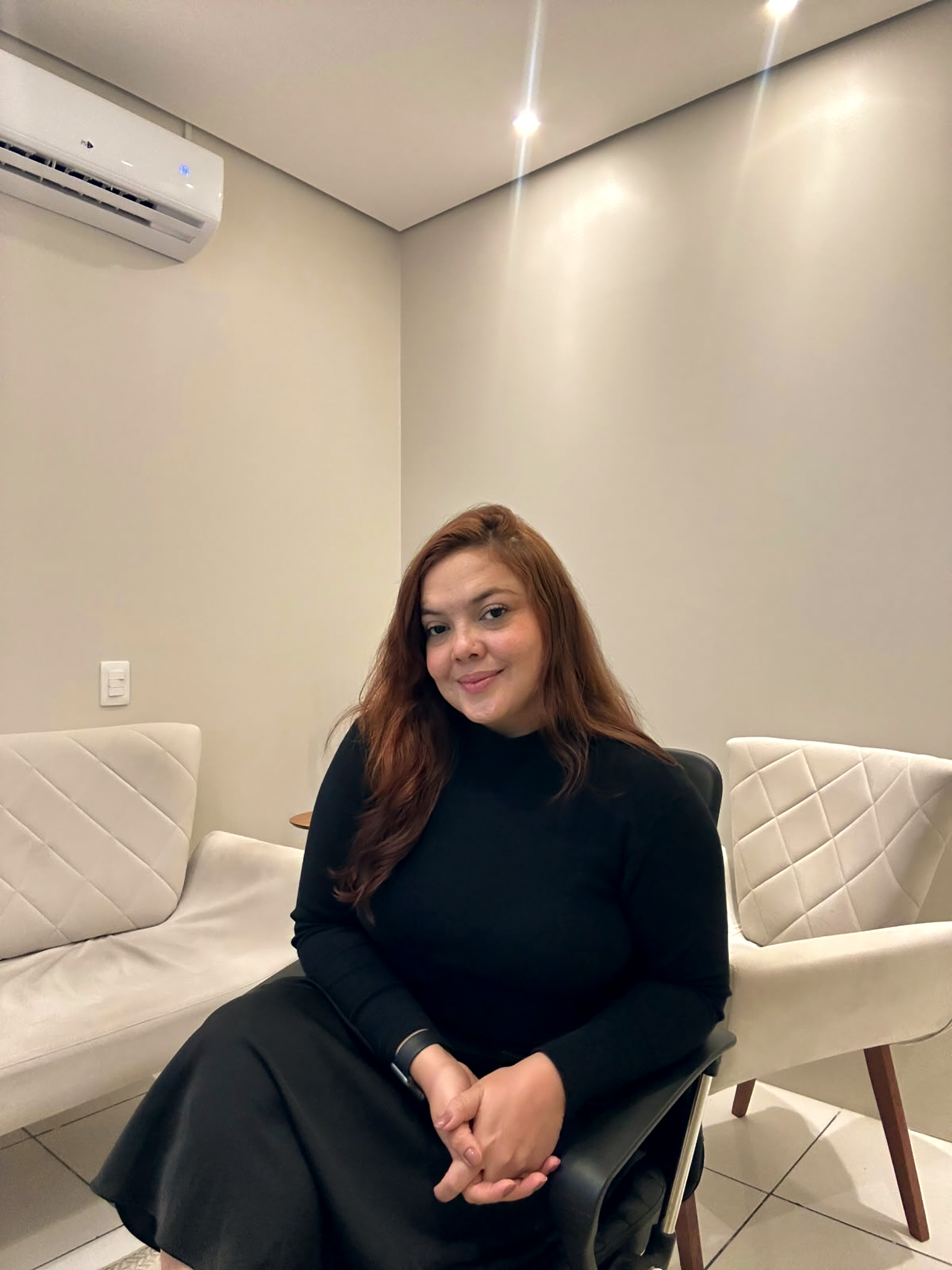 Ana Carolina dos Santos Martins em seu consultório